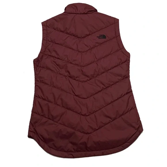 The North Face Women's Burgundy down vest - Picture 4 of 6